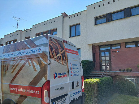 Izolace stropu zděného rodinného domu s plochou střechou v Hradci Králové